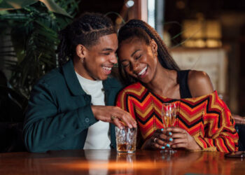 Ibintu 10 umukobwa yitaho cyane iyo musohokanye bwa mbere