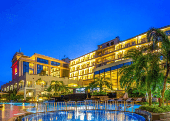 Mu mafoto 60 Dutemberane hoteli zose z’Inyenyeri eshanu mu Rwanda.