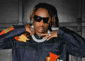 Fik Fameica yahakanye ko hari abahanzi bamufashije mu muziki we