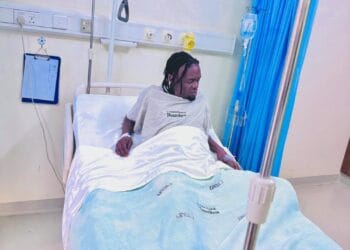 Weasel Manizo yagiye kurwarira mu rugo