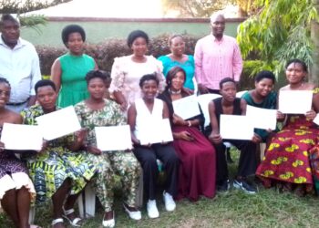 ARDPE yashyize ku isoko ry’umurimo abanyeshuri 11 bize ubudozi