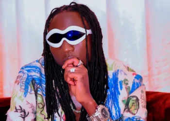 Ziza Bafana yashinje inzego z’ishinzwe abinjira n’abasohoka muri Uganda kuba intandaro ry’isubakwa ry’ibitaramo bye