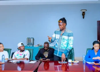 Eddy Kenzo yangaje ko Pallaso akiri umunyamuryango wa Federasiyo y’Abahanzi bo muri Uganda