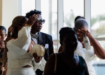 Niyo Bosco yasezeranye imbere y’amategeko n’umukunzi we