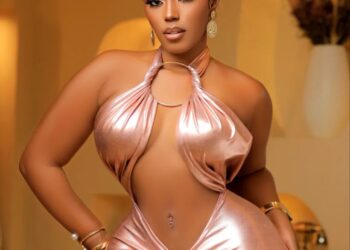 Gloria Bugie aravuga ko ariwe muhanzi watsindiye ibihembo ku rwego mpuzamahanga