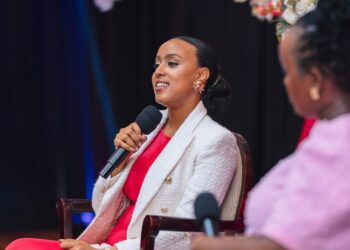 Miss Kundwa Doriane agaruka mu Rwanda asangiza abagore n’abakobwa urugendo rwe rw’Ubuzima