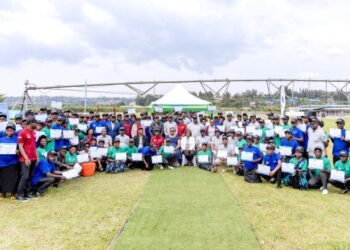 MINAGRI irasaba abahinzi n’aborozi kwimakaza ubuhinzi bw’umwuga binyuze mu bumenyi bahawe