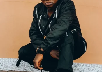 Indirimbo John Blaq yakoranye na Justin Bieber irasohoka bitewe n’umukino uribuhuze Man United na Arsenal