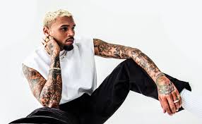 Urukiko rwatesheje agaciro ikirego Chris Brown yarezemo Warner Bros