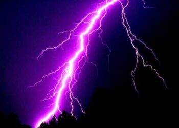 Imvura n’inkuba bikomeje guteza inkeke mu Ntara y’Amajyepfo: Umubyeyi yitabye Imana, abandi barakomereka