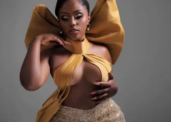 Gloria Bugie yahisemo amafaranga aho guhabwa indabo kuri Saint Valentin