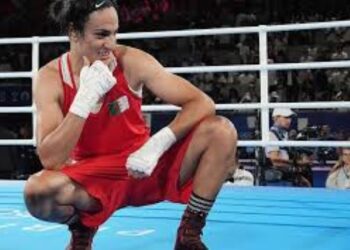 Umuteramakofe Khelif agiye gukora ikizamini cy’igitsina nyuma yo kwitwa umugabo