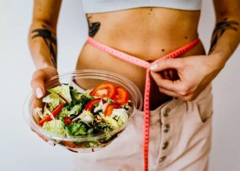 Kwiyiriza Ubusa: Buryo bwiza bwo kugabanya ibiro cyangwa ni amayeri gusa?