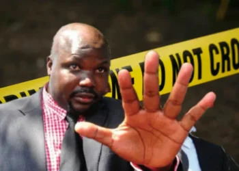 Umwuka mubi uri hagati ya King Saha n’umunyapolitiki Mubaraka Munyagwa uzahoshwa na nde?