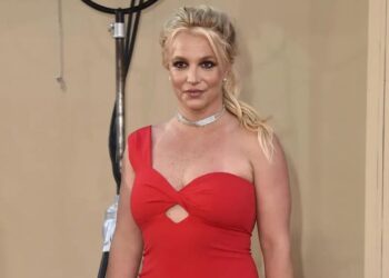 Britney Spears yafashe icyemezo gikomeye ku muziki we