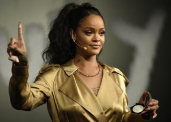 Rihanna yabaye ahunze urugo rwe ruri muri Los Angeles nyuma yo kurusimbuka