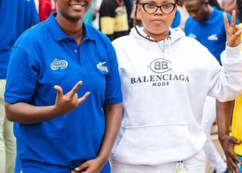 Dj Brianne na Tesha mbere yo kurira indege bagiriye inama Bad Rama