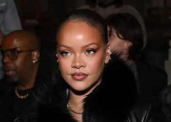 Ku rugo rwa Rihanna humvikanye amasasu