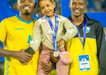 FERWAFA yamaganye abakinnyi b’Amavubi bazanye abana mu kibuga nyuma yo gutsinda