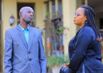 Yasanzwe ari konka umurambo wa nyina, nyuma aza kubabazwa n’uko atazi inkomoko ye