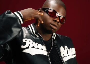 Xkolie: Umuhanzi uri kuzamuka wavukiye mu buzima bugoye ariko agakurana inzozi zikomeye