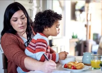 Impamvu 8 zituma abagore benshi bumva bananiwe kurusha uko bigaragara