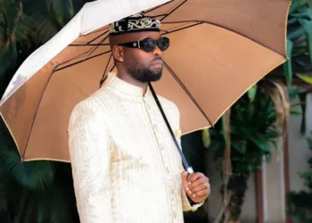 Eddy Kenzo yakuriye inzira ku murima abahanzi bashaka kwishingira federasiyo yabo